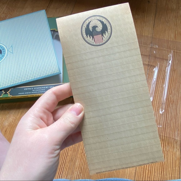 Fantastic Beasts HP Bundle retail $70! - Picture 6 of 16